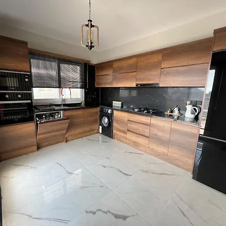 New Sea View Flat In Long Apartman