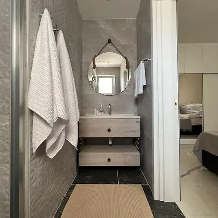 New Sea View Flat In Long Apartman *